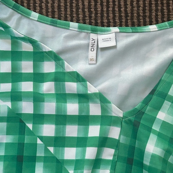 Green Matching Skirt Set - Picture 6 of 8